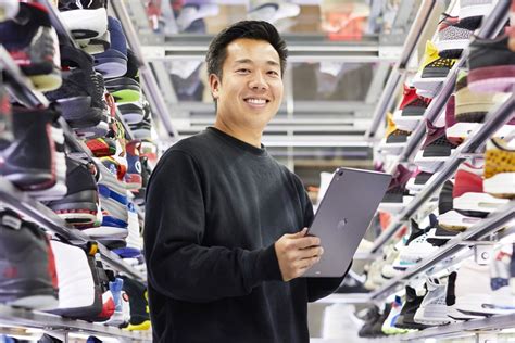 the goat selling fake shoes